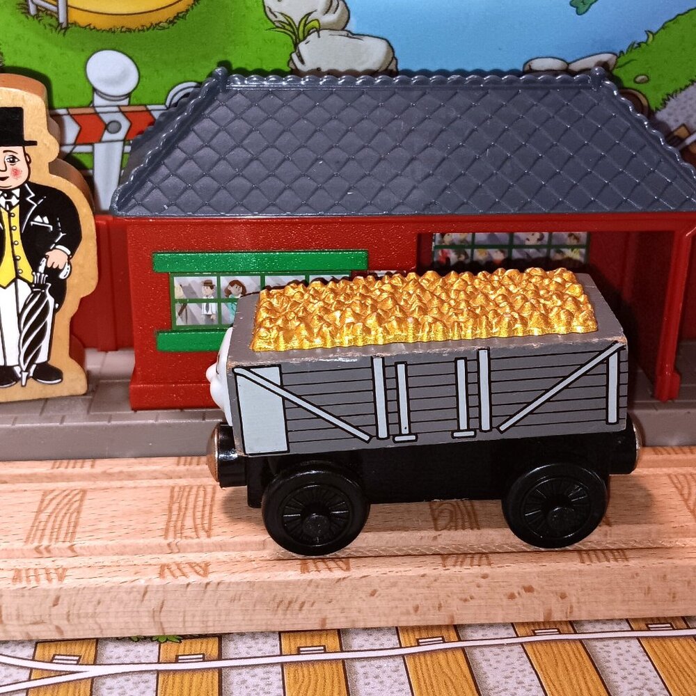 Thomas Wooden Railway Train Engine Track Gold Mine Rickety